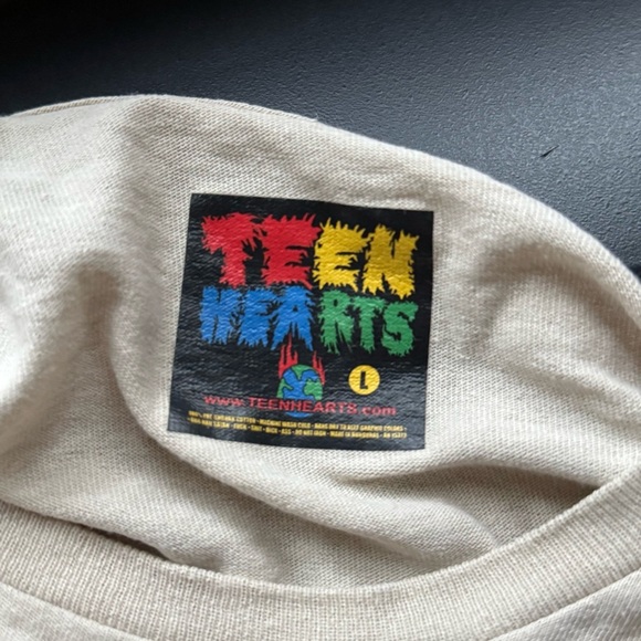 Teen Hearts Graphic T-Shirt - Picture 3 of 4